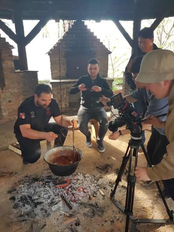 Korejci kušali perkelt